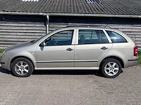 Skoda - 2004 - fabia combi - 1.4-16v choice - personenauto - afbeelding 12 van  26