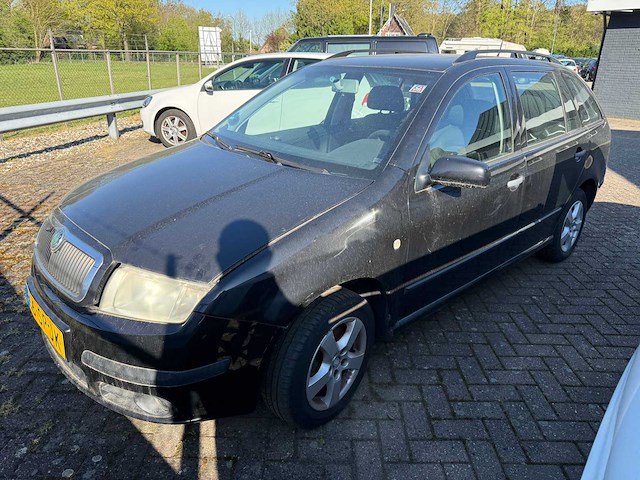 Skoda - 2006 - fabia combi - 1.4-16v elegance - personenauto - afbeelding 9 van  9