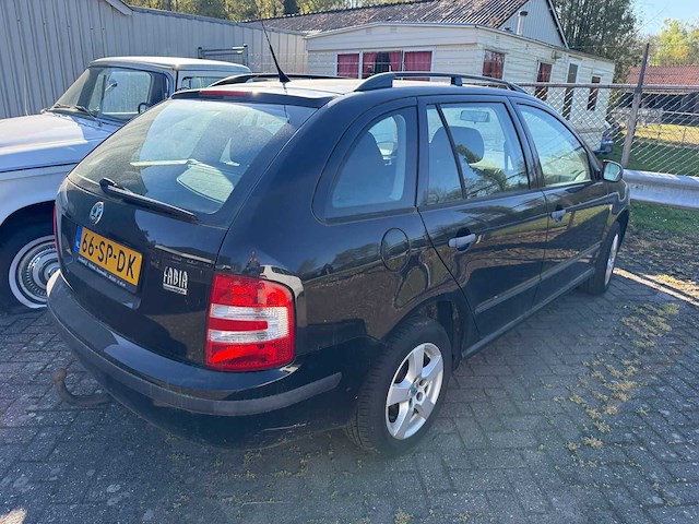 Skoda - 2006 - fabia combi - 1.4-16v elegance - personenauto - afbeelding 6 van  9