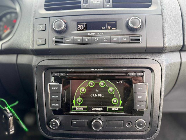 Skoda - 2010 - fabia combi - 1.2 tdi greenline - personenauto - 37-nld-8 - afbeelding 4 van  12