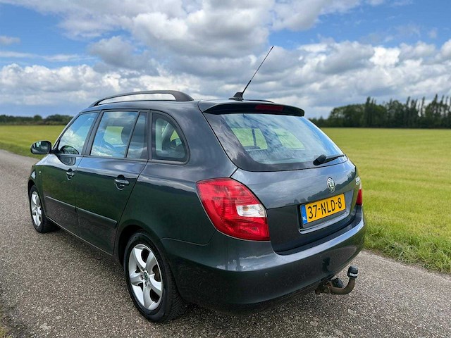 Skoda - 2010 - fabia combi - 1.2 tdi greenline - personenauto - 37-nld-8 - afbeelding 9 van  12