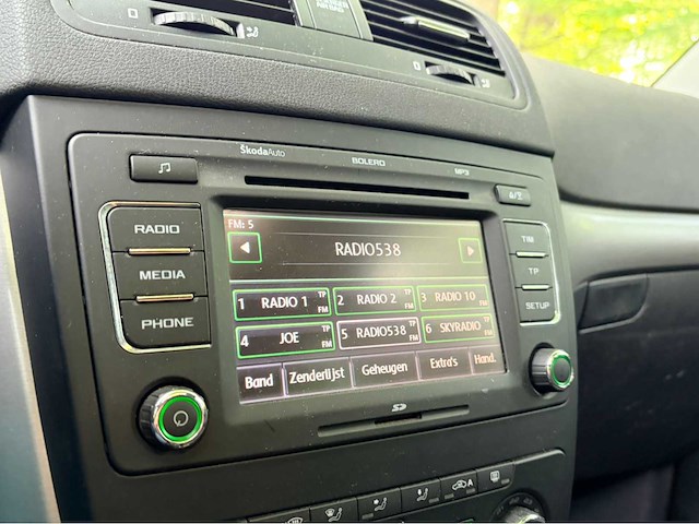 Skoda - 2010 - yeti - 1.2 tsi elegance - personenauto - afbeelding 5 van  18