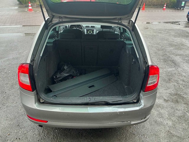 Skoda - 2011 - octavia combi - 1.2 tsi ambition bns - personenauto (xd-761-p) - afbeelding 10 van  22