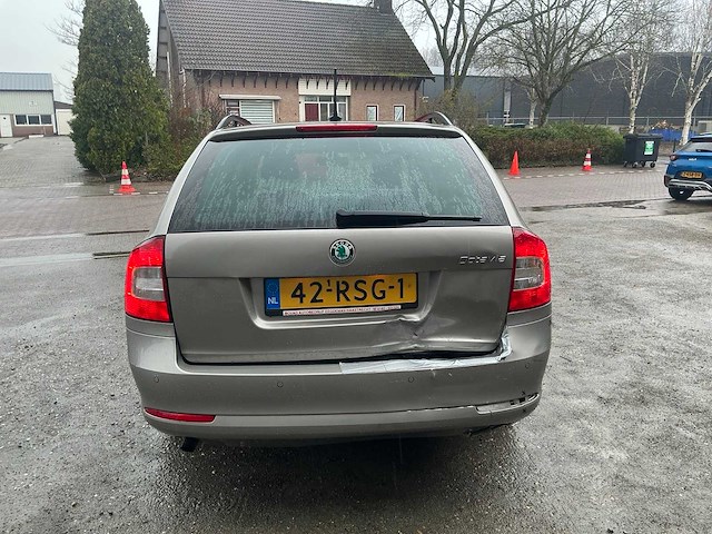 Skoda - 2011 - octavia combi - 1.2 tsi ambition bns - personenauto (xd-761-p) - afbeelding 18 van  22