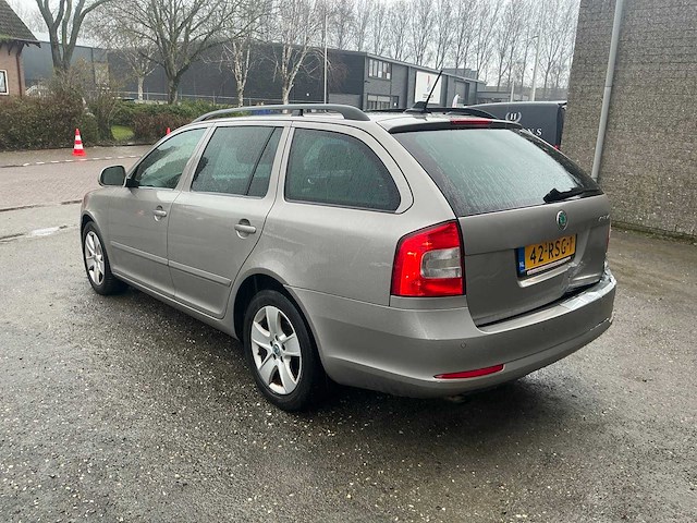 Skoda - 2011 - octavia combi - 1.2 tsi ambition bns - personenauto (xd-761-p) - afbeelding 19 van  22