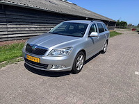 Skoda - 2011 - octavia combi - 1.2 tsi ambition bns - personenauto - afbeelding 1 van  10