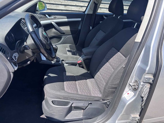 Skoda - 2011 - octavia combi - 1.2 tsi ambition bns - personenauto - afbeelding 8 van  10