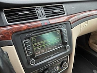 Skoda - 2011 - superb combi - 2.0 tsi elegance bns - personenauto - afbeelding 3 van  26