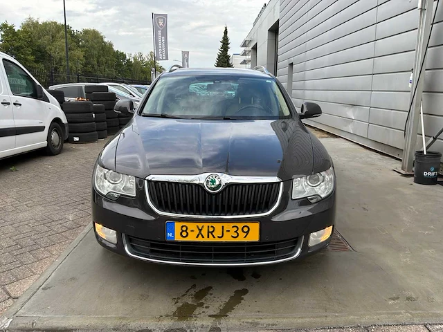 Skoda - 2011 - superb combi - 2.0 tsi elegance bns - personenauto - afbeelding 12 van  26