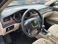 Skoda - 2011 - superb combi - 2.0 tsi elegance bns - personenauto - afbeelding 25 van  26