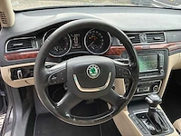 Skoda - 2011 - superb combi - 2.0 tsi elegance bns - personenauto - afbeelding 26 van  26