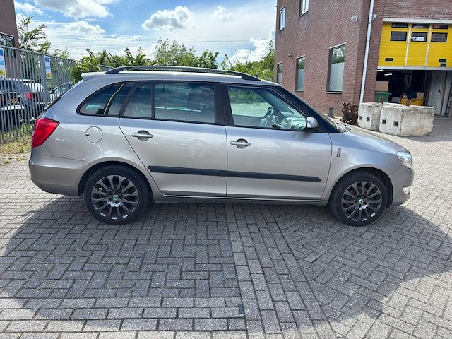 Skoda - 2012 - fabia combi - 1.2 tsi elegance - personenauto - afbeelding 10 van  13