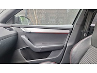 Skoda - 2013 - octavia - vrs combi 1.6 tdi - personenauto - afbeelding 19 van  22
