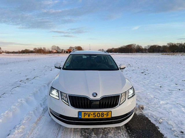 Skoda - 2017 - octavia combi - 1.0 tsi grt st. bns - pv-508-f - afbeelding 7 van  17