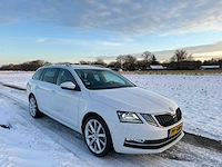 Skoda - 2017 - octavia combi - 1.0 tsi grt st. bns - pv-508-f - afbeelding 15 van  17
