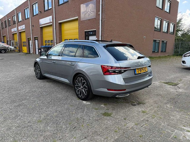 Skoda - 2020 - superb combi - 1.4 tsi iv l&k sportline - phev - full options - automaat - personenauto - afbeelding 21 van  37