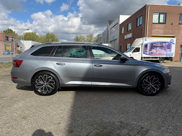 Skoda - 2020 - superb combi - 1.4 tsi iv l&k sportline - phev - full options - automaat - personenauto - afbeelding 34 van  37