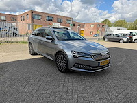 Skoda - 2020 - superb combi - 1.4 tsi iv l&k sportline - phev - full options - automaat - personenauto - afbeelding 35 van  37