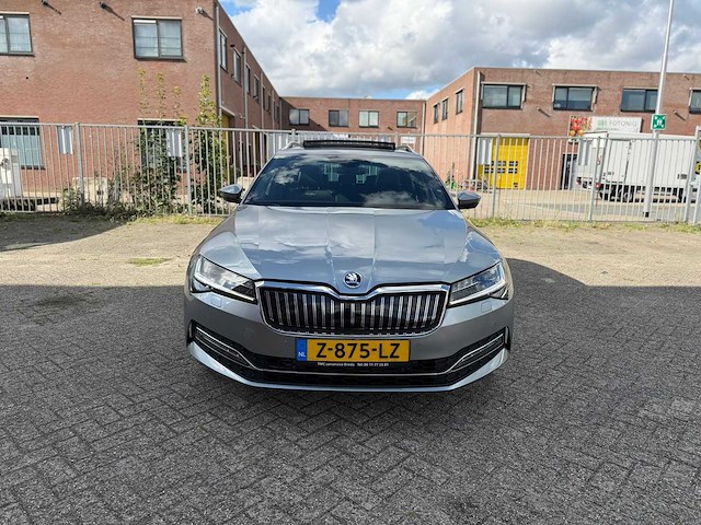 Skoda - 2020 - superb combi - 1.4 tsi iv l&k sportline - phev - full options - automaat - personenauto - afbeelding 36 van  37