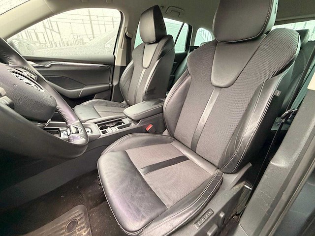 Skoda - 2021 - octavia combi - 1.4 tsi iv bnsedplus - jvs-89-h - afbeelding 14 van  22