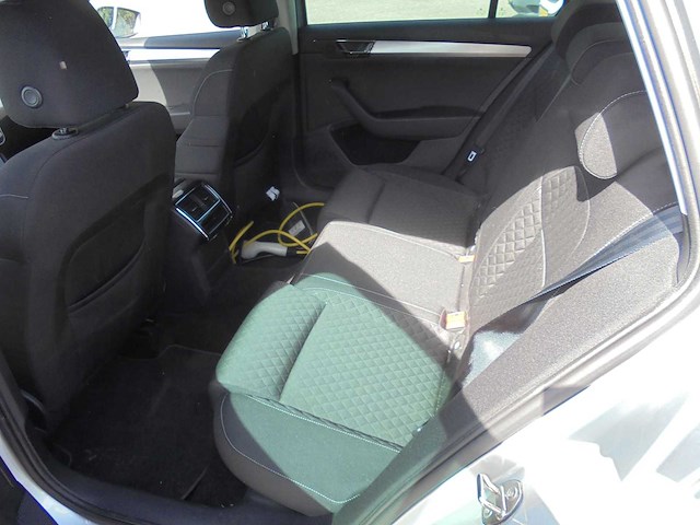 Skoda - 2021 - superb combi - 1.4 tsi iv bnsedplus - belgie - afbeelding 12 van  16
