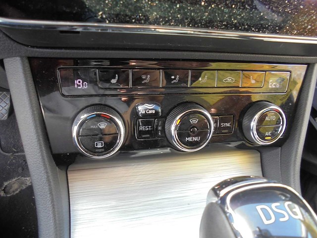 Skoda - 2021 - superb combi - 1.4 tsi iv bnsedplus - belgie - afbeelding 16 van  16