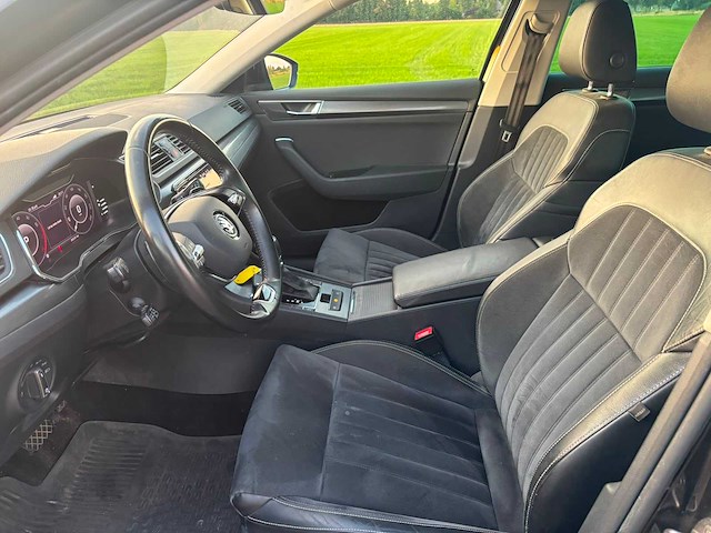 Skoda - 2021 - superb combi - 1.5 tsi sportl. bns - personenauto - n-400-nd - afbeelding 1 van  11