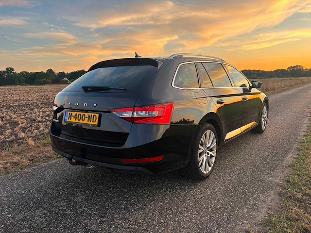 Skoda - 2021 - superb combi - 1.5 tsi sportl. bns - personenauto - n-400-nd - afbeelding 7 van  11