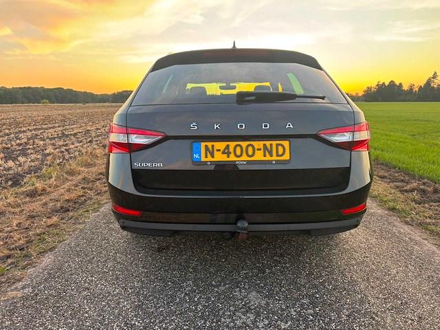 Skoda - 2021 - superb combi - 1.5 tsi sportl. bns - personenauto - n-400-nd - afbeelding 8 van  11