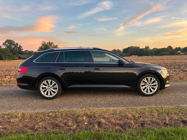Skoda - 2021 - superb combi - 1.5 tsi sportl. bns - personenauto - n-400-nd - afbeelding 11 van  11