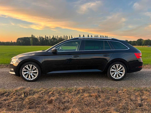 Skoda - 2021 - superb combi - 1.5 tsi sportl. bns - personenauto - afbeelding 14 van  16