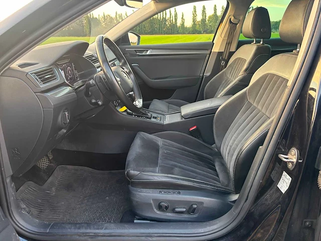 Skoda - 2021 - superb combi - 1.5 tsi sportl. bns - personenauto - afbeelding 16 van  16