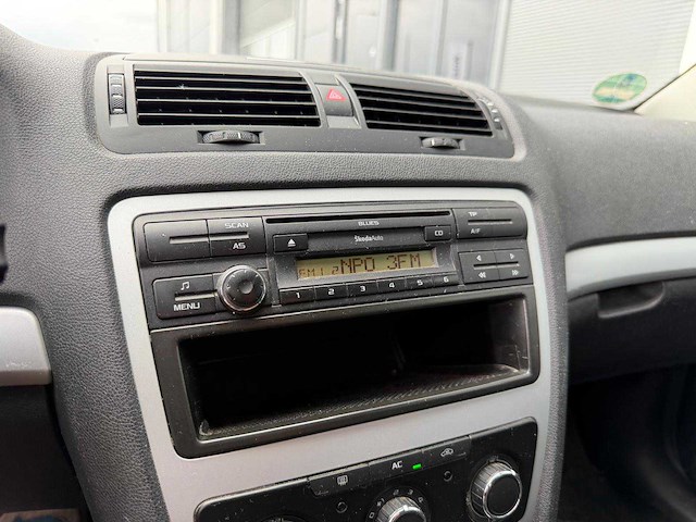 Skoda - octavia combi - 1.4 tsi ambition - personenauto - 2009 - afbeelding 5 van  26