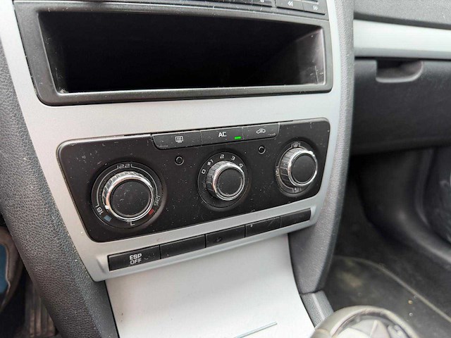 Skoda - octavia combi - 1.4 tsi ambition - personenauto - 2009 - afbeelding 6 van  26