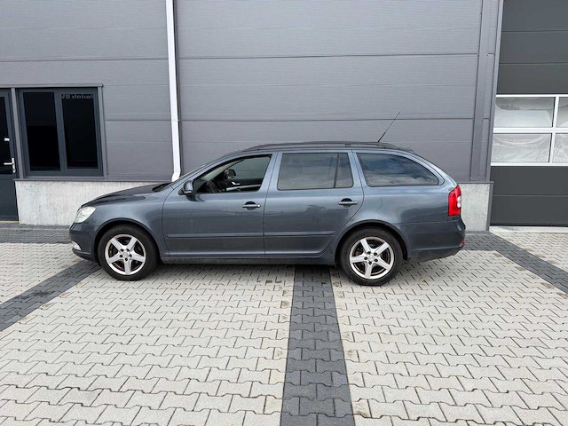 Skoda - octavia combi - 1.4 tsi ambition - personenauto - 2009 - afbeelding 12 van  26