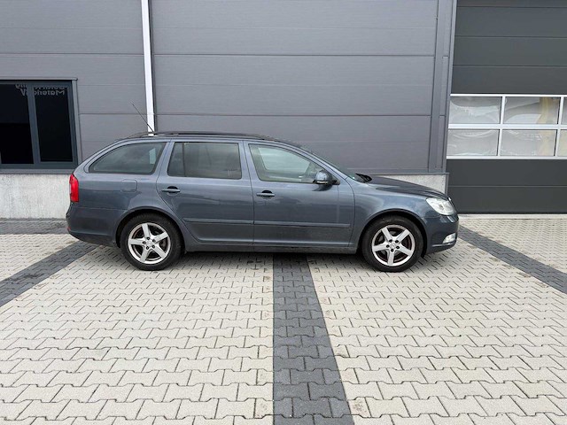 Skoda - octavia combi - 1.4 tsi ambition - personenauto - 2009 - afbeelding 21 van  26