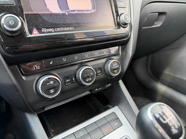 Skoda - octavia combi - 1.4 tsi grt elegance busines - personenauto - 2013 - afbeelding 2 van  27