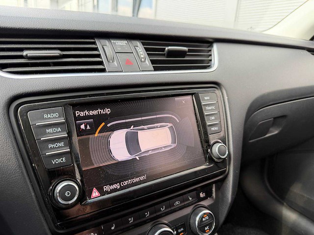 Skoda - octavia combi - 1.4 tsi grt elegance busines - personenauto - 2013 - afbeelding 4 van  27