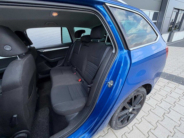 Skoda - octavia combi - 1.4 tsi grt elegance busines - personenauto - 2013 - afbeelding 9 van  27