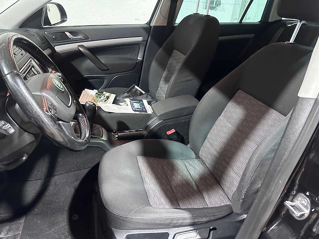 Skoda - octavia combi - 1.4 tsi gr.t.amb.bns - 78-tkd-8 - afbeelding 7 van  21
