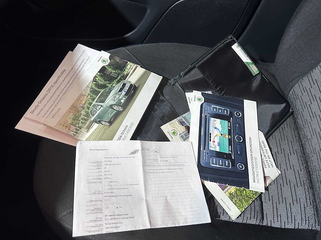 Skoda - octavia combi - 1.4 tsi gr.t.amb.bns - 78-tkd-8 - afbeelding 13 van  21