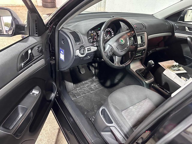 Skoda - octavia combi - 1.4 tsi gr.t.amb.bns - 78-tkd-8 - afbeelding 18 van  19