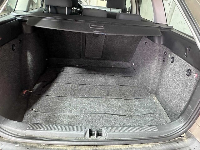 Skoda - octavia combi - 1.6 ambiente - 37-sp-dk - 2006 - afbeelding 8 van  18