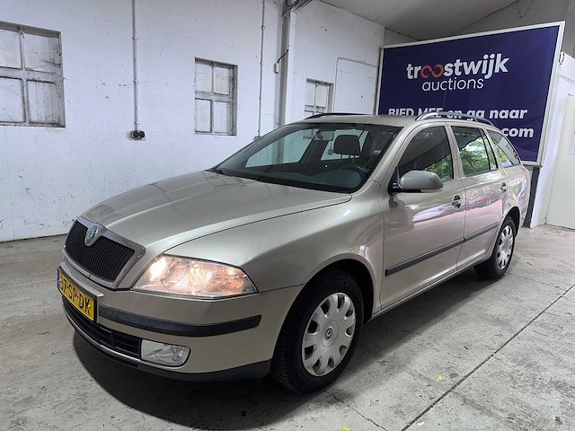 Skoda - octavia combi - 1.6 ambiente - 37-sp-dk - 2006 - afbeelding 1 van  18