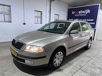 Skoda - octavia combi - 1.6 ambiente - 37-sp-dk - 2006 - afbeelding 1 van  18