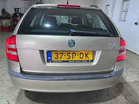 Skoda - octavia combi - 1.6 ambiente - 37-sp-dk - 2006 - afbeelding 12 van  18