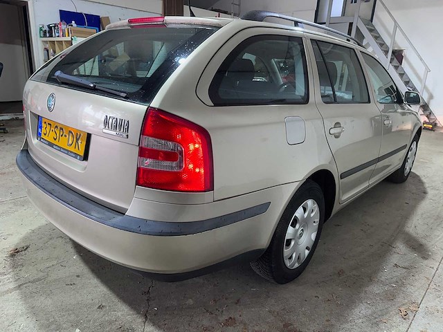 Skoda - octavia combi - 1.6 ambiente - 37-sp-dk - 2006 - afbeelding 13 van  18