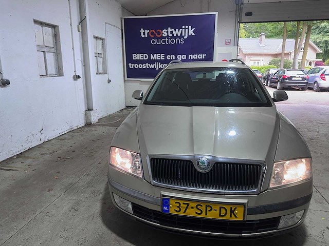 Skoda - octavia combi - 1.6 ambiente - 37-sp-dk - 2006 - afbeelding 15 van  18