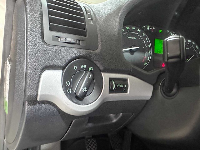 Skoda - octavia combi - 1.6 ambiente - 37-sp-dk - 2006 - afbeelding 1 van  9