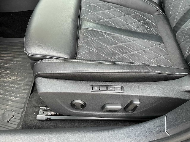 Skoda - octavia combi - 4x4 rs plus 2.0 tdi - car - 2023 - afbeelding 4 van  33